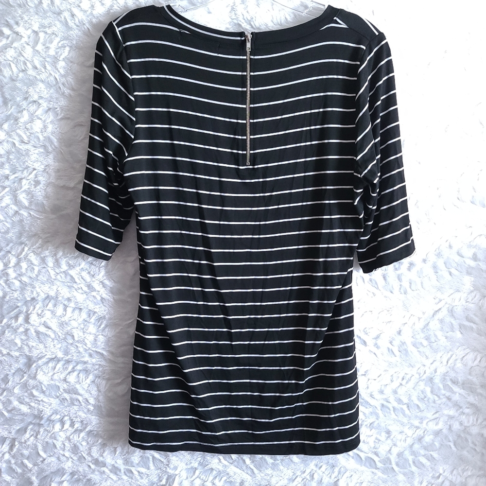 Green Envelope Black And White Top Size XL - Picture 4 of 4